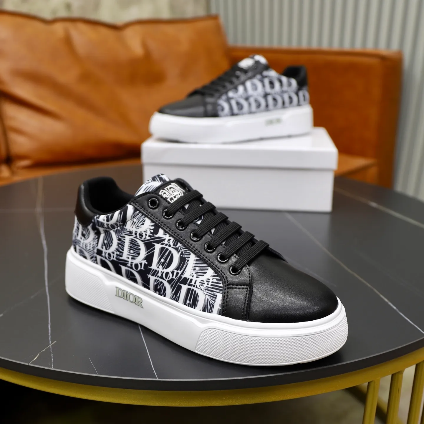 Ex-factory price: 440💰🙅‍♂️🙅‍♂️🙅‍♂️ Brand: Dior DIOR Standard code: 38-44 (45 customized) Grade: Same as the official website Material: Original fabric Comfortable lining Lightweight wear-resistant outsole Style category: Men's fashionable casual shoes Running sneakers Distinguished luxury brand elements Top luxury Color: Actual picture color